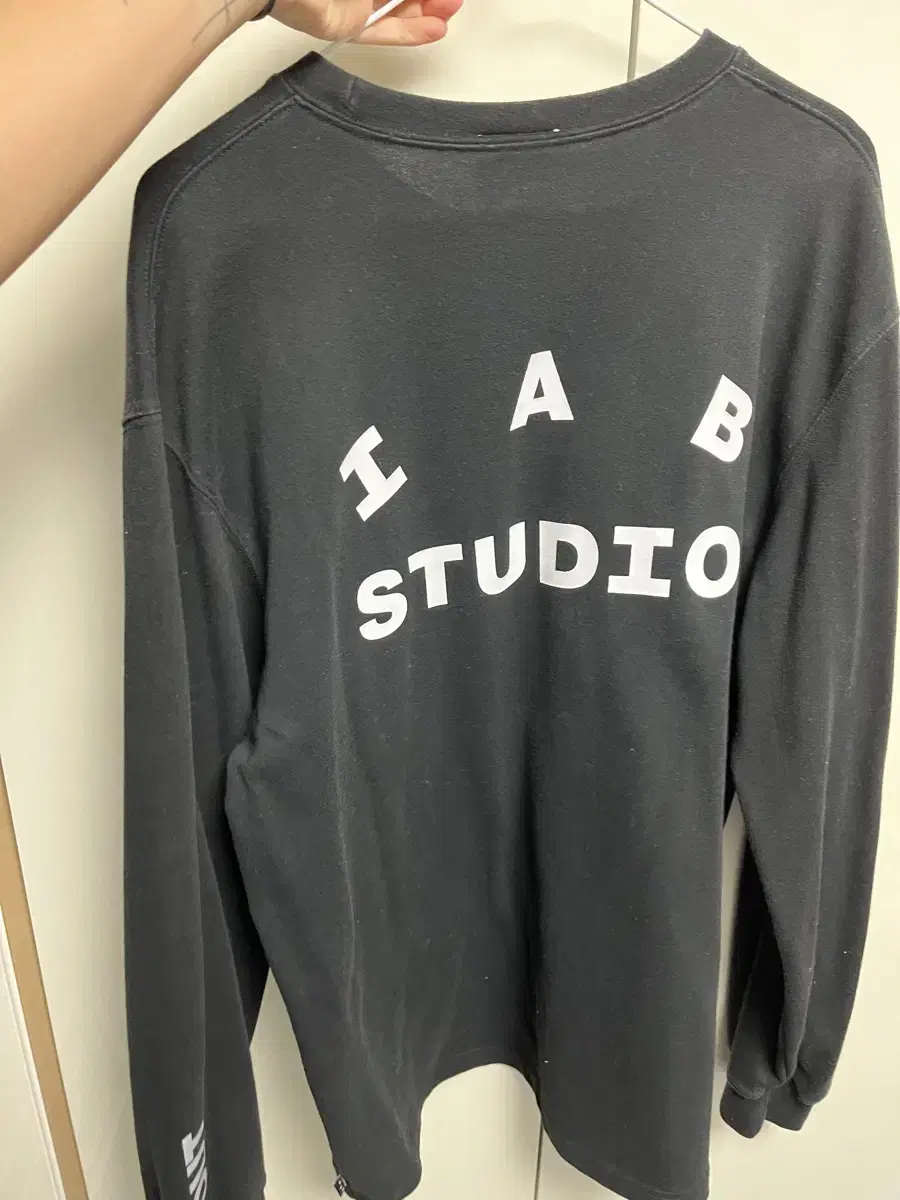 iApp Studio Long Sleeve T-Shirt L