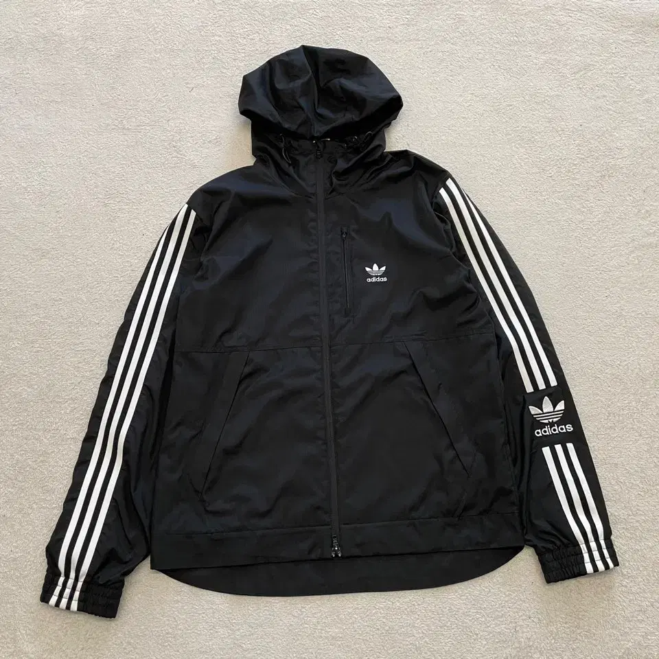 adidas Lockup Wind Windbreaker 95