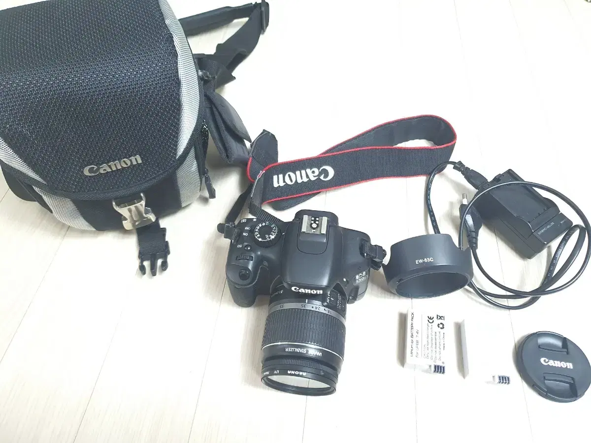 캐논 EOS 550D 카메라 와 18-55 렌즈 세트