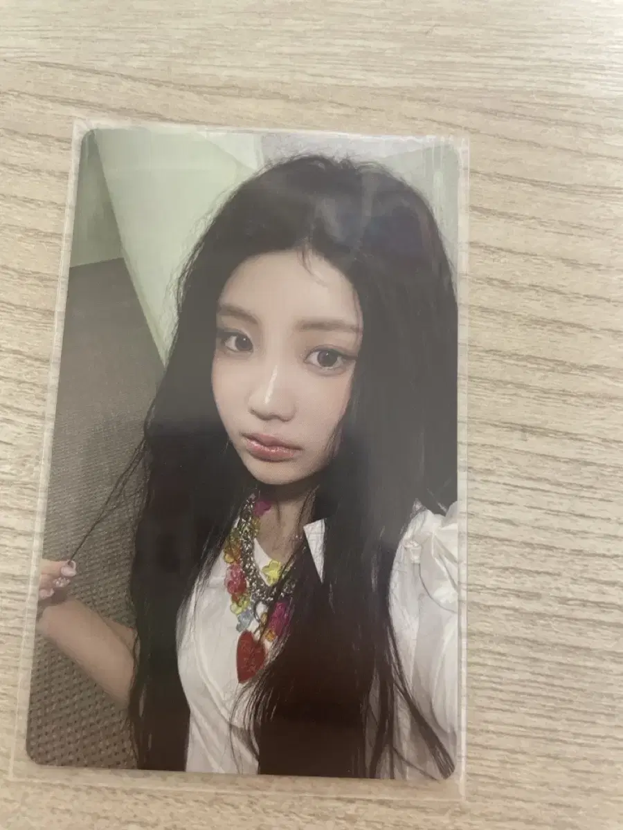 Eileen Wonhee super real me photocard sells