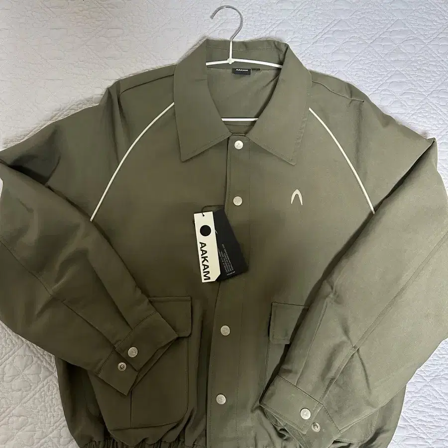 아캄 Raglan Piping Jacket (Khaki)