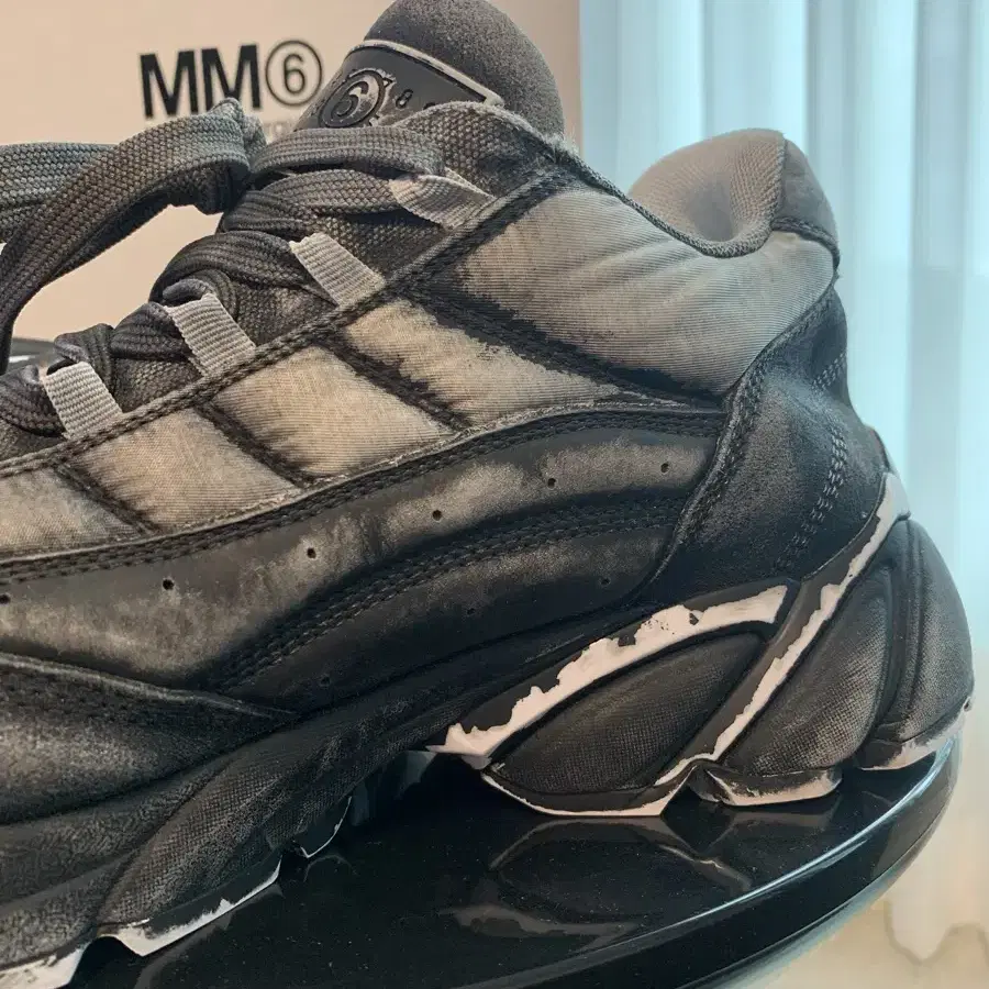 MM6 MAISON MARGIELA Distressed 스니커즈