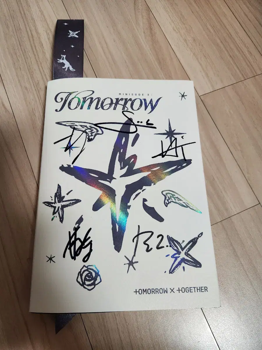 Tomorrow X Together autographed album (txt) + photocard, etc.