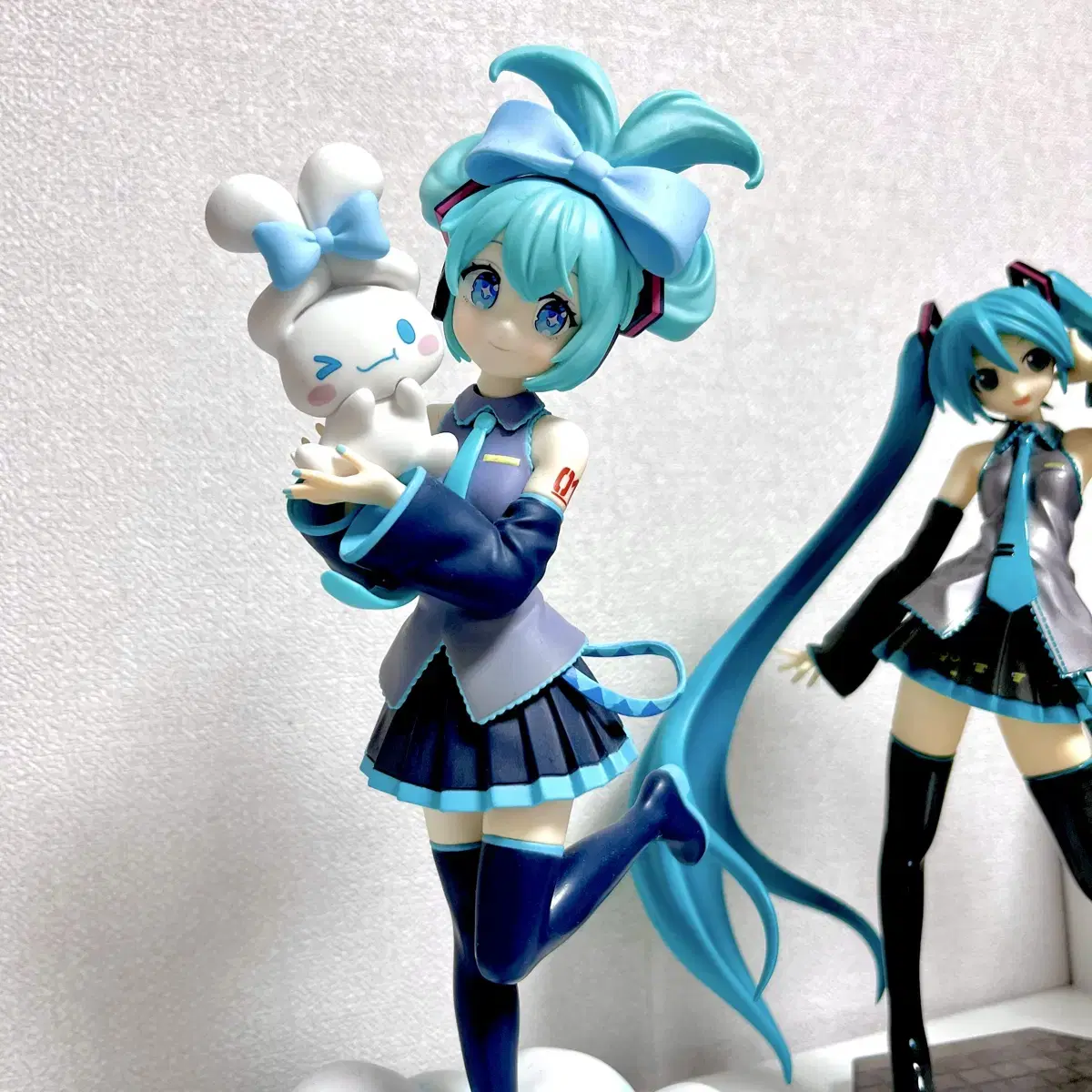 Hatsune Miku Cinnamon Roll Figures