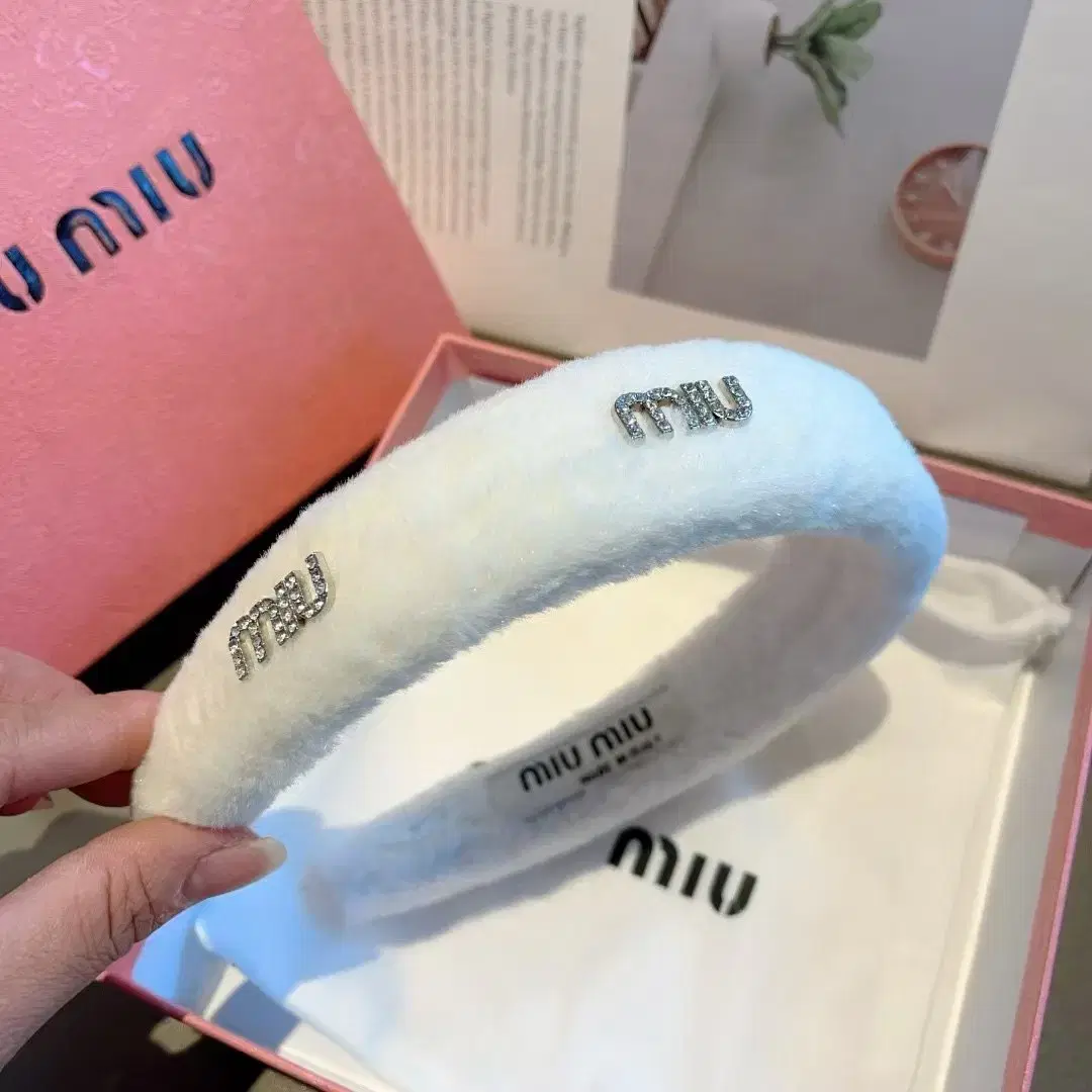 미우미우 miu miu 새로운 머리띠