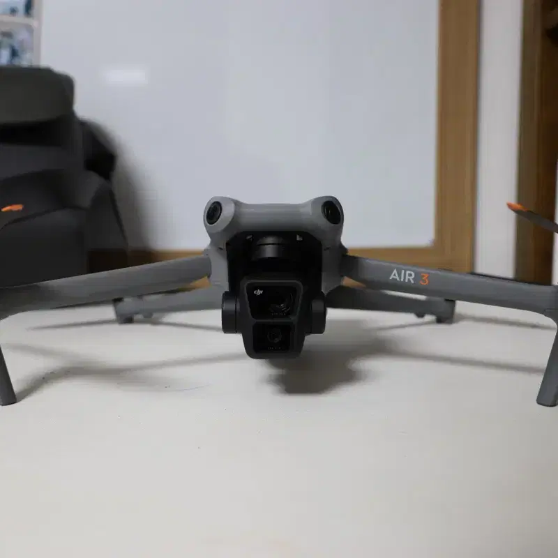 DJI 에어 3 RC2 플라이모어 콤보 판매합니다.