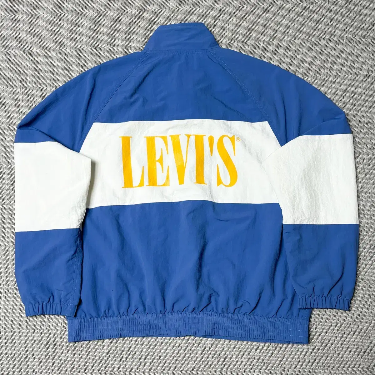 LEVIS Levi's Big Logo Colorblocked Point Windbreaker