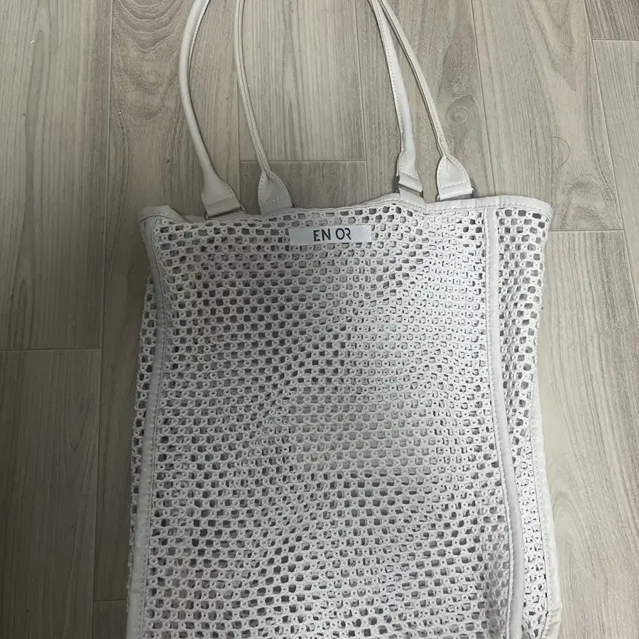 EN OR 엔오르 가방 LEATHER-TRIMMED MESH BAG