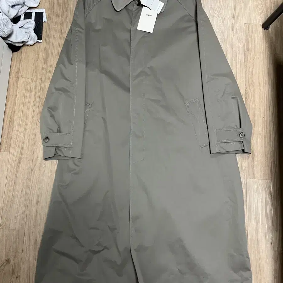 [M] mfpen Installation coat 베이지