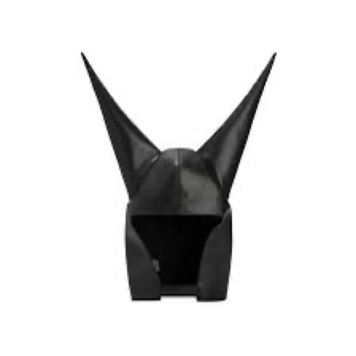 어나니머스 클럽 leather dunce hat 구매합니다.