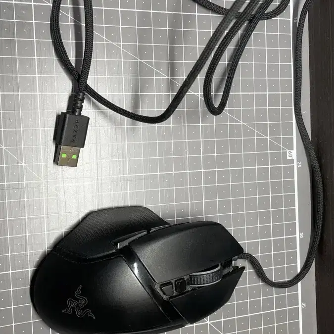 RAZER BASILISK V2 마우스