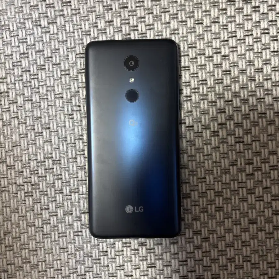 LG Q9 팝니다