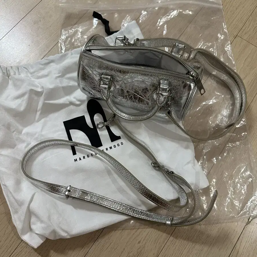 마지셔우드 log bag silver