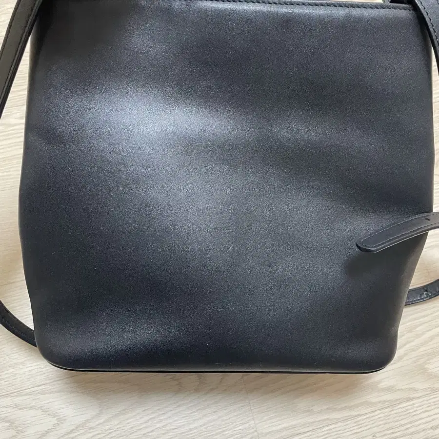 로서울 aline medium shoulder bag