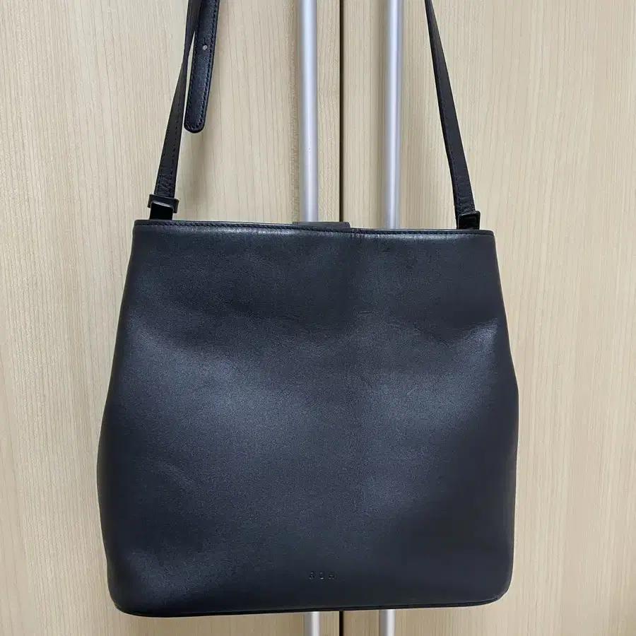 로서울 aline medium shoulder bag