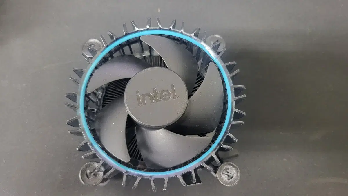 Intel cpu 쿨러 LGA1700 (기본쿨러)