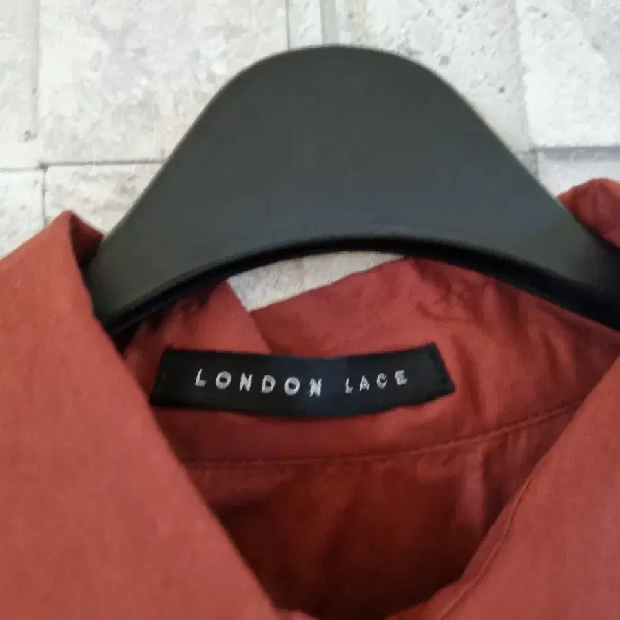 London lace 버건디브라운 랩스타일 미디원피스