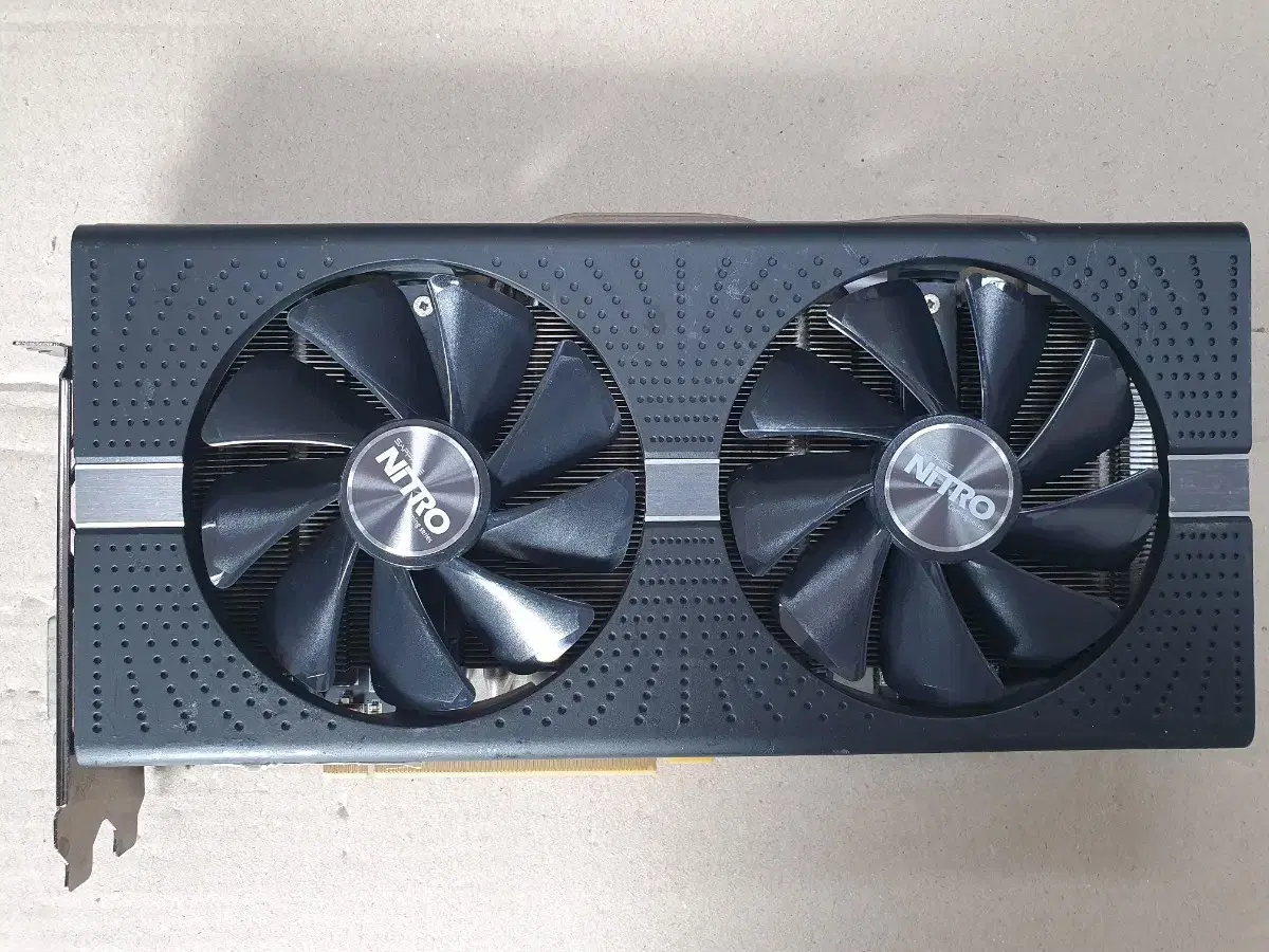 라데온 RX580 4GB NITRO+ 팝니다