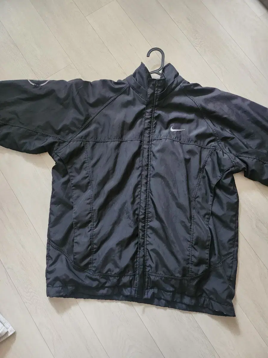 Nike Relief Windbreaker L