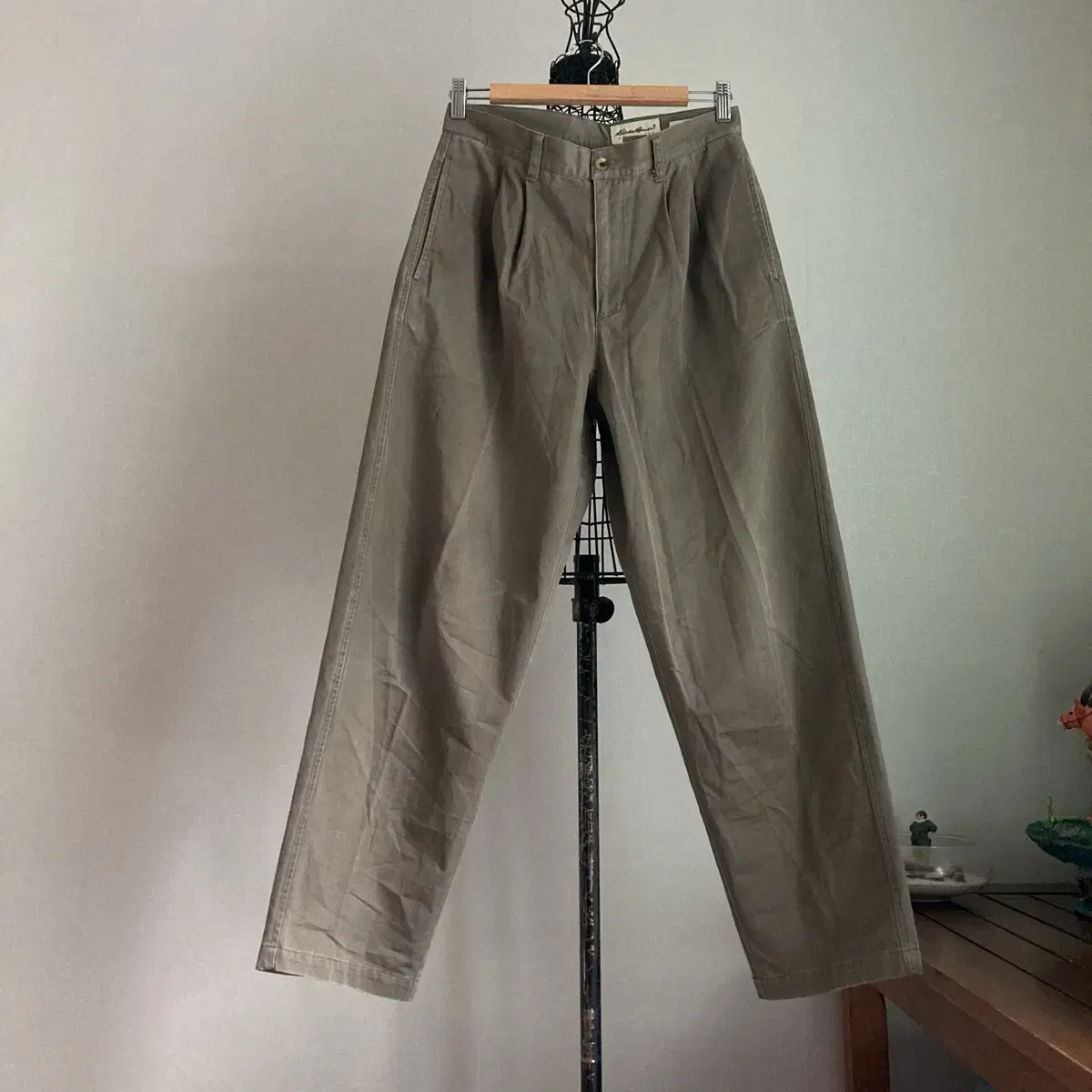 Vintage Eddie Bauer Chino Pants (30)