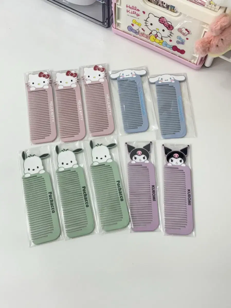 Sanrio Handheld Flathead Comb