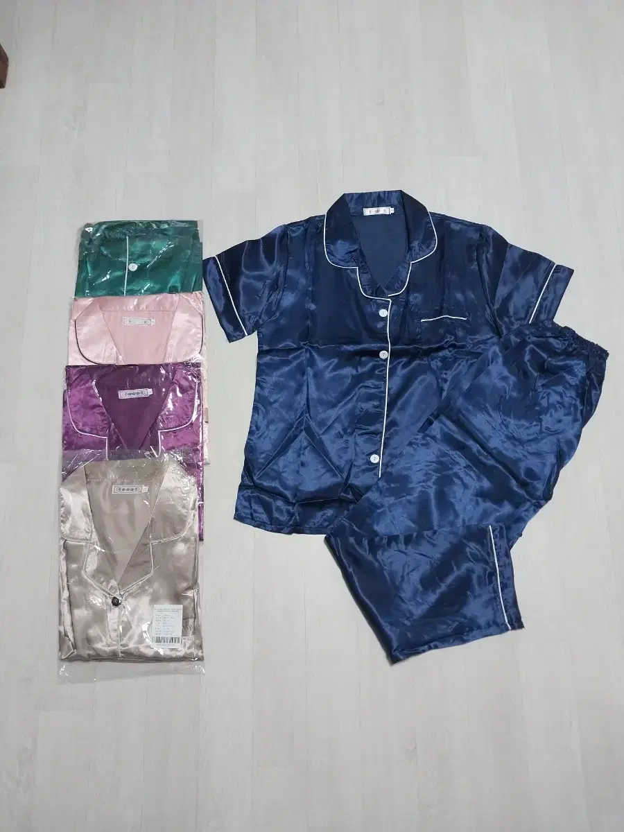 Women's Silk Sleepwear Short Sleeve Pajamas Set