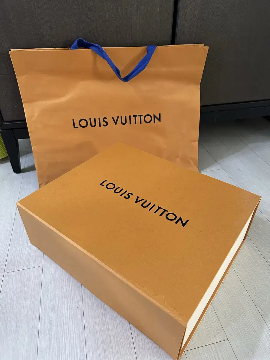 Louis Vuitton box