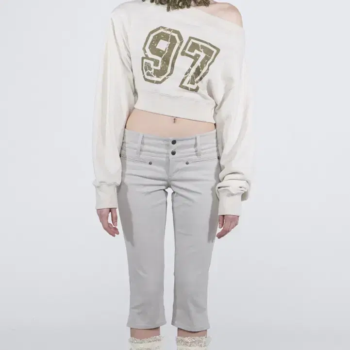 스컬프터 오프숄더 Cropped Sweatshirt