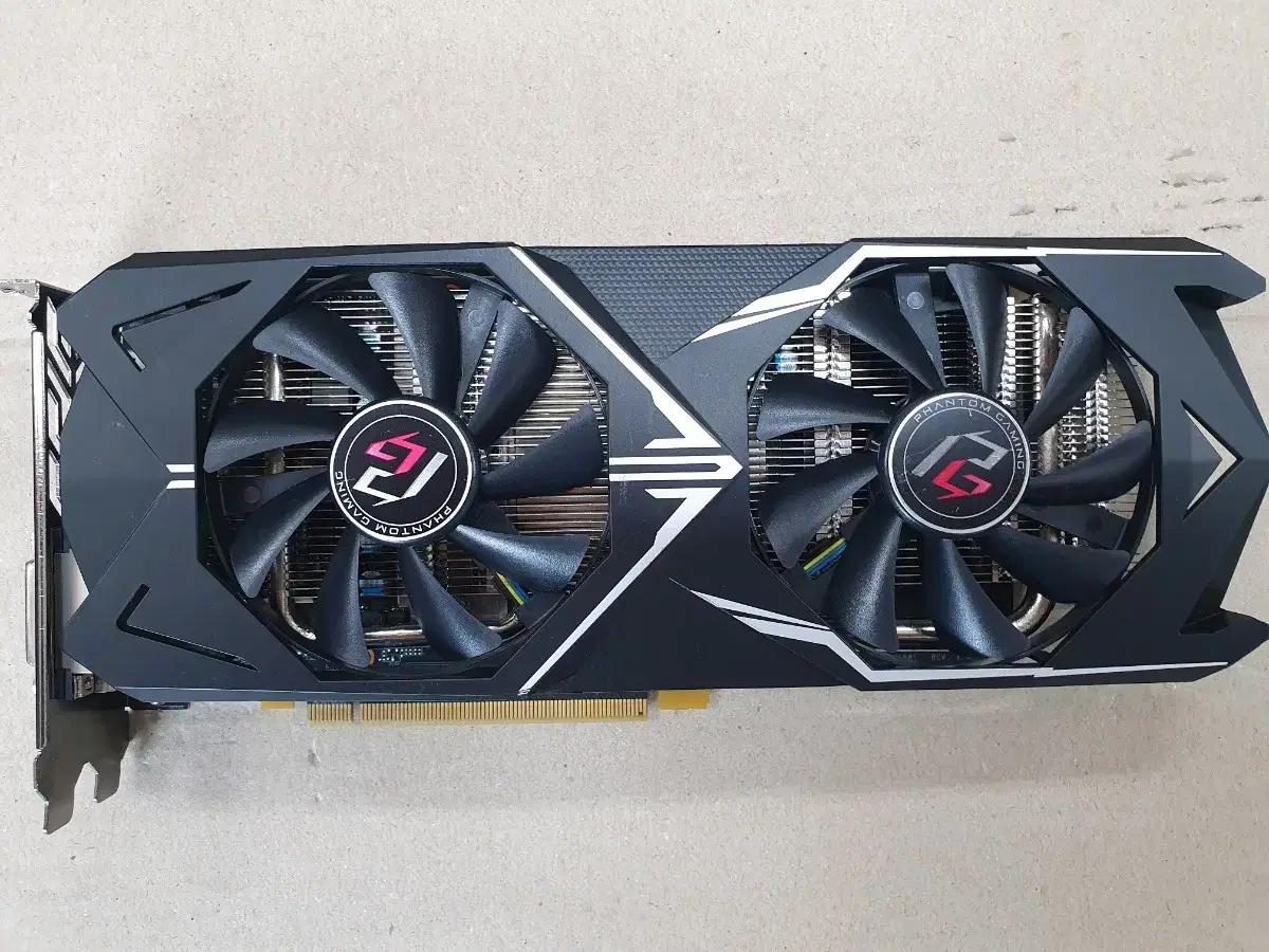 라데온 RX570 8GB 팝니다