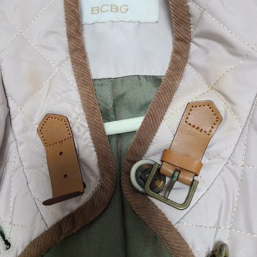 BCBG 퀼팅 자켓