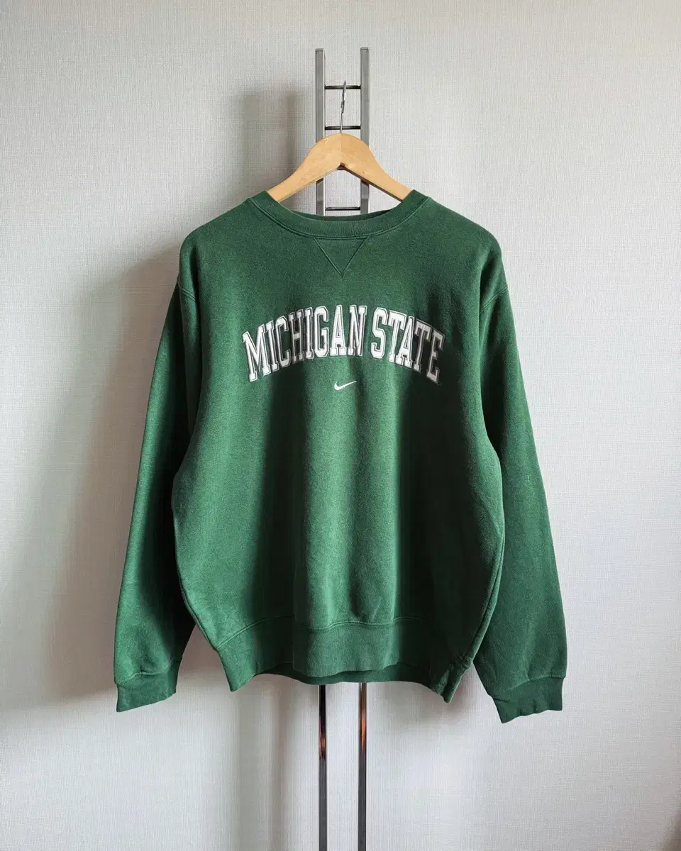 90s Nike Centerspread Michigan State Sweatshirt (105)