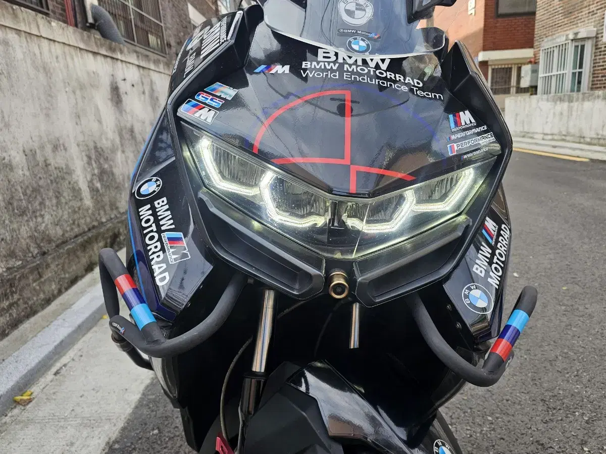 서울 bmw c400gt 22년식 27@@@km 팝니다