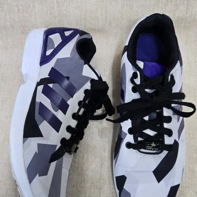 아디다스280cm- ZX FLUX WHITE PURPLE BLACK