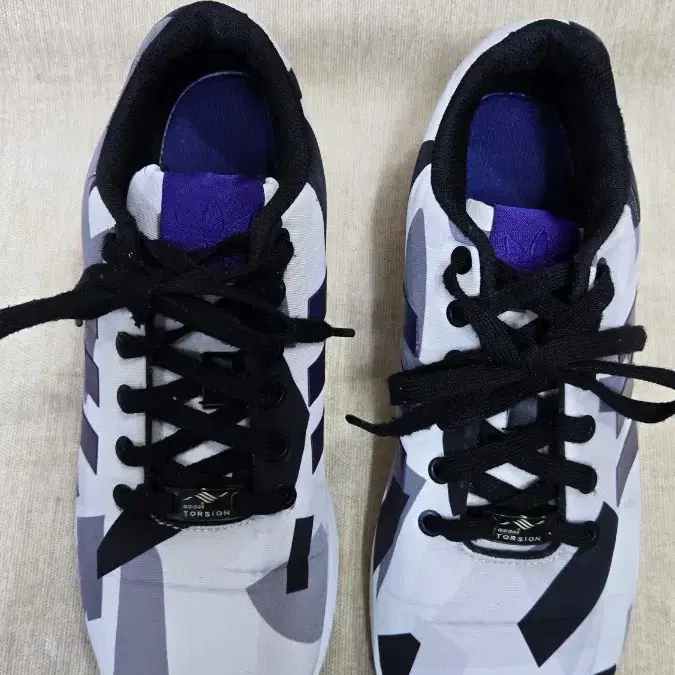 아디다스280cm- ZX FLUX WHITE PURPLE BLACK