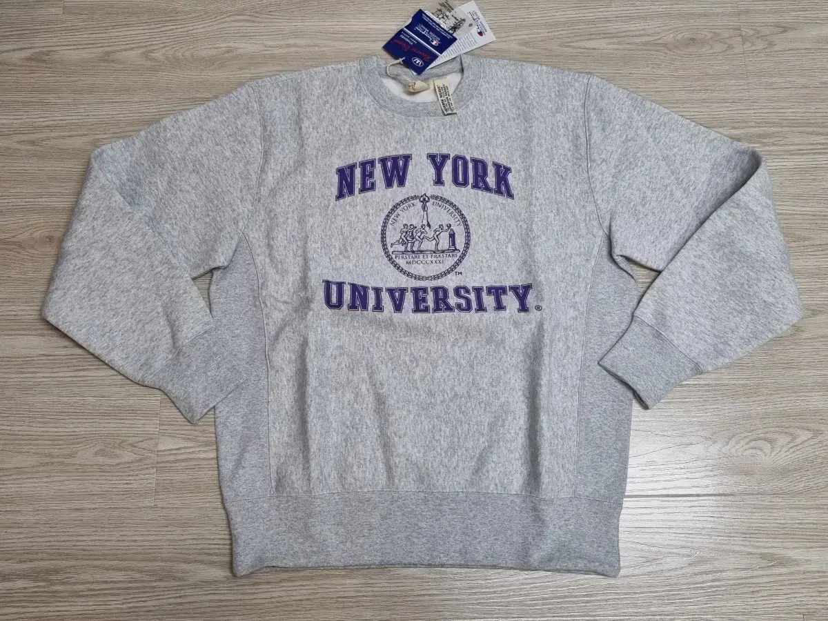 [100] Champion Reverse Weave Sweatshirt M (New York University Man to Man Champion)