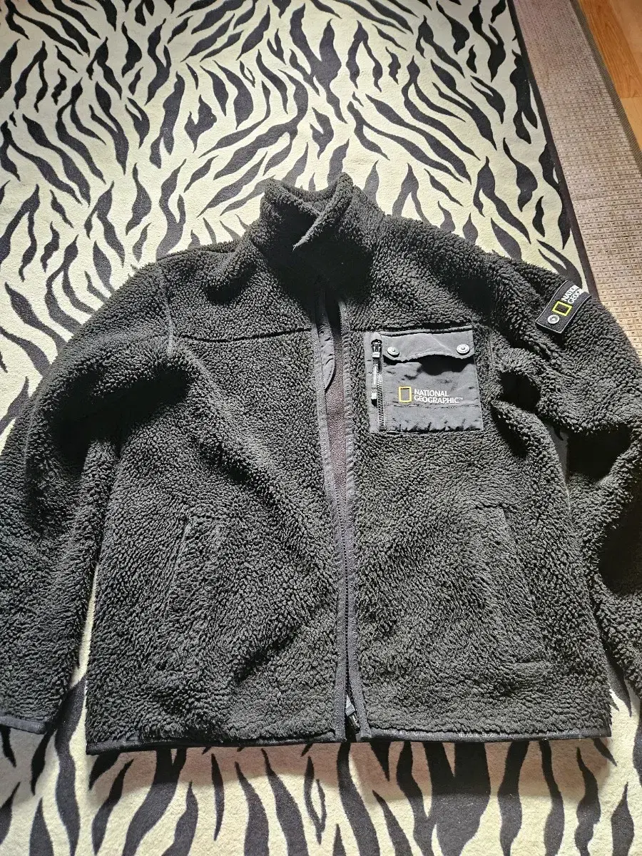 National Geographic Fleece Hooded Zip-up Jacket--Size L