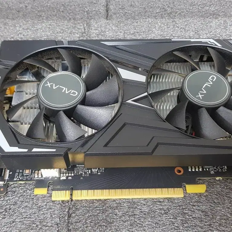 갤럭시 GTX1650 BLACK EX D6 4G 판매합니다.