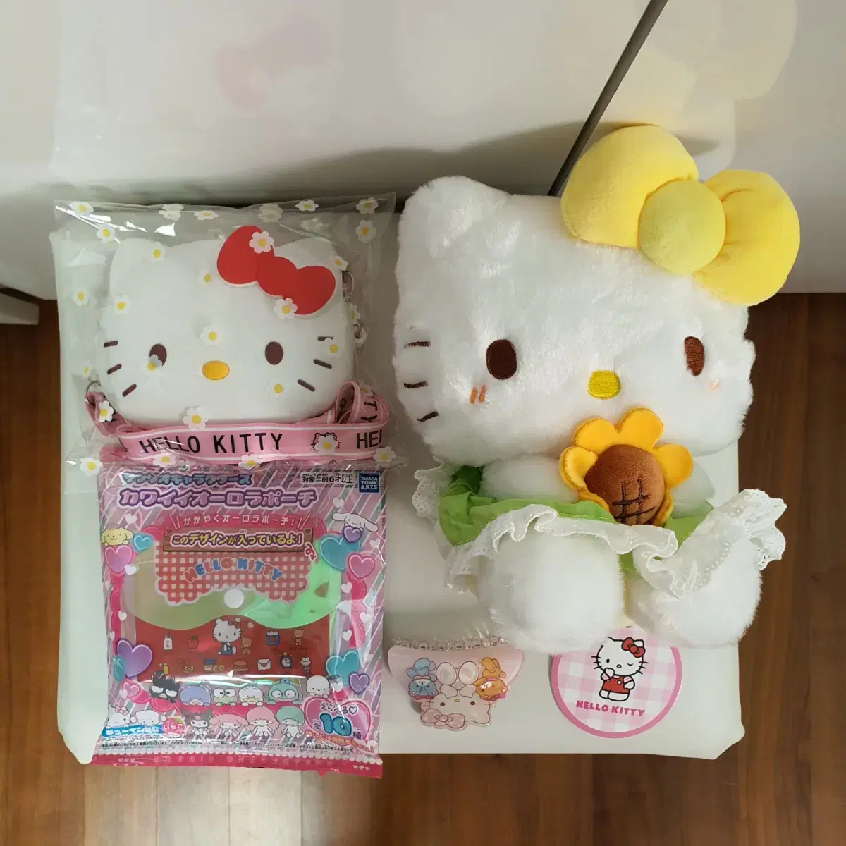 San Rio Hello Kitty set bulk sells