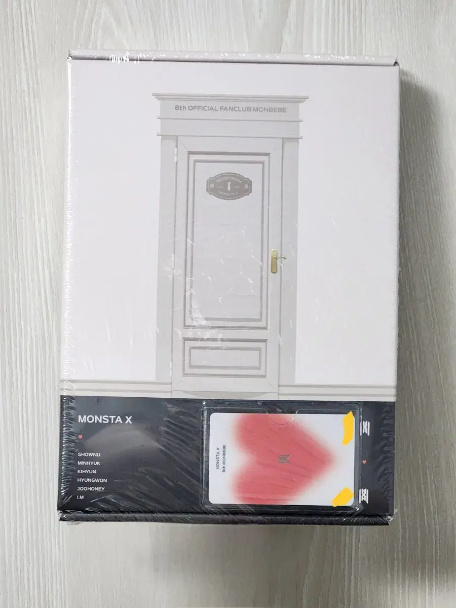 (unsealed) monsta x 8-piece kit