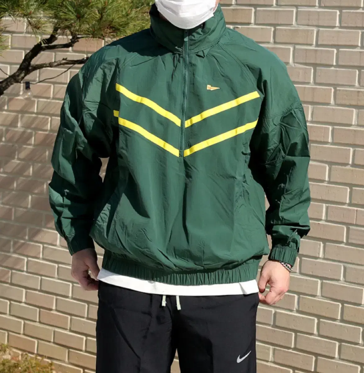 Nike Windrunner Windbreaker