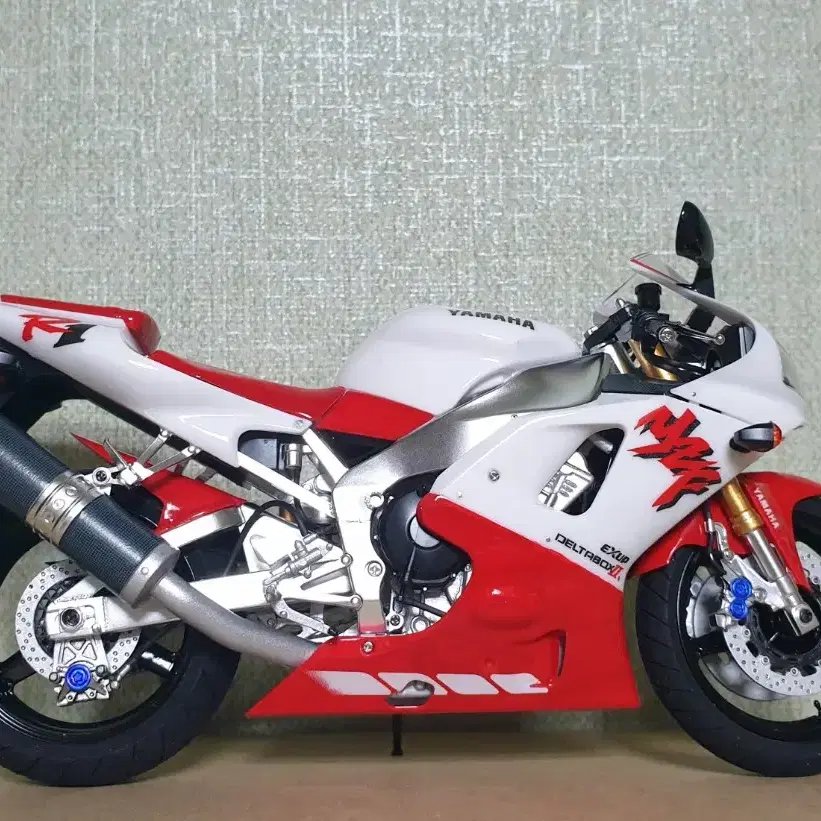 야마하 YZF-R1 1997년식 1:12 모형 바이크