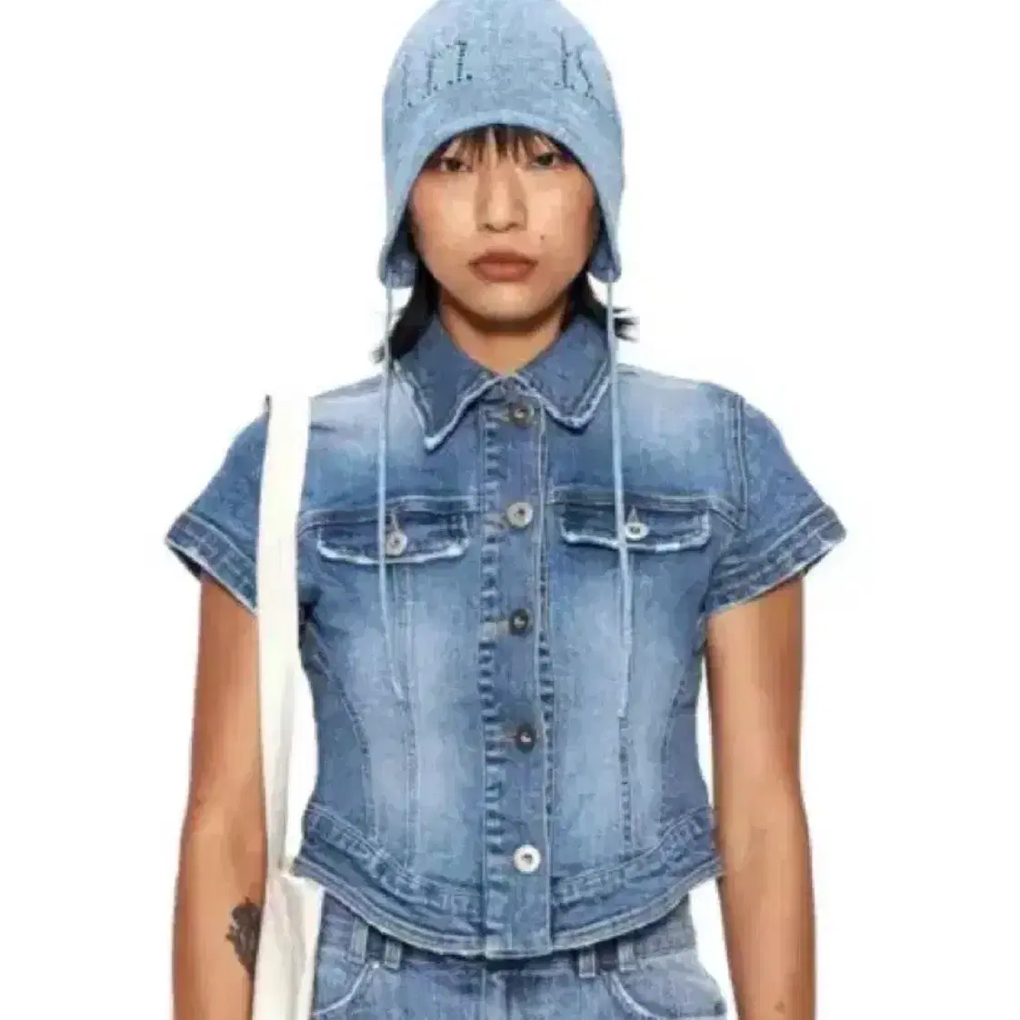 마뗑킴 청자켓 DENIM CROP SHIRKET IN BLUE