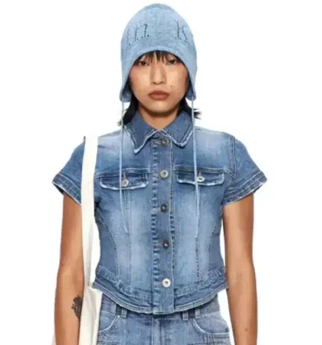 마뗑킴 청자켓 DENIM CROP SHIRKET IN BLUE