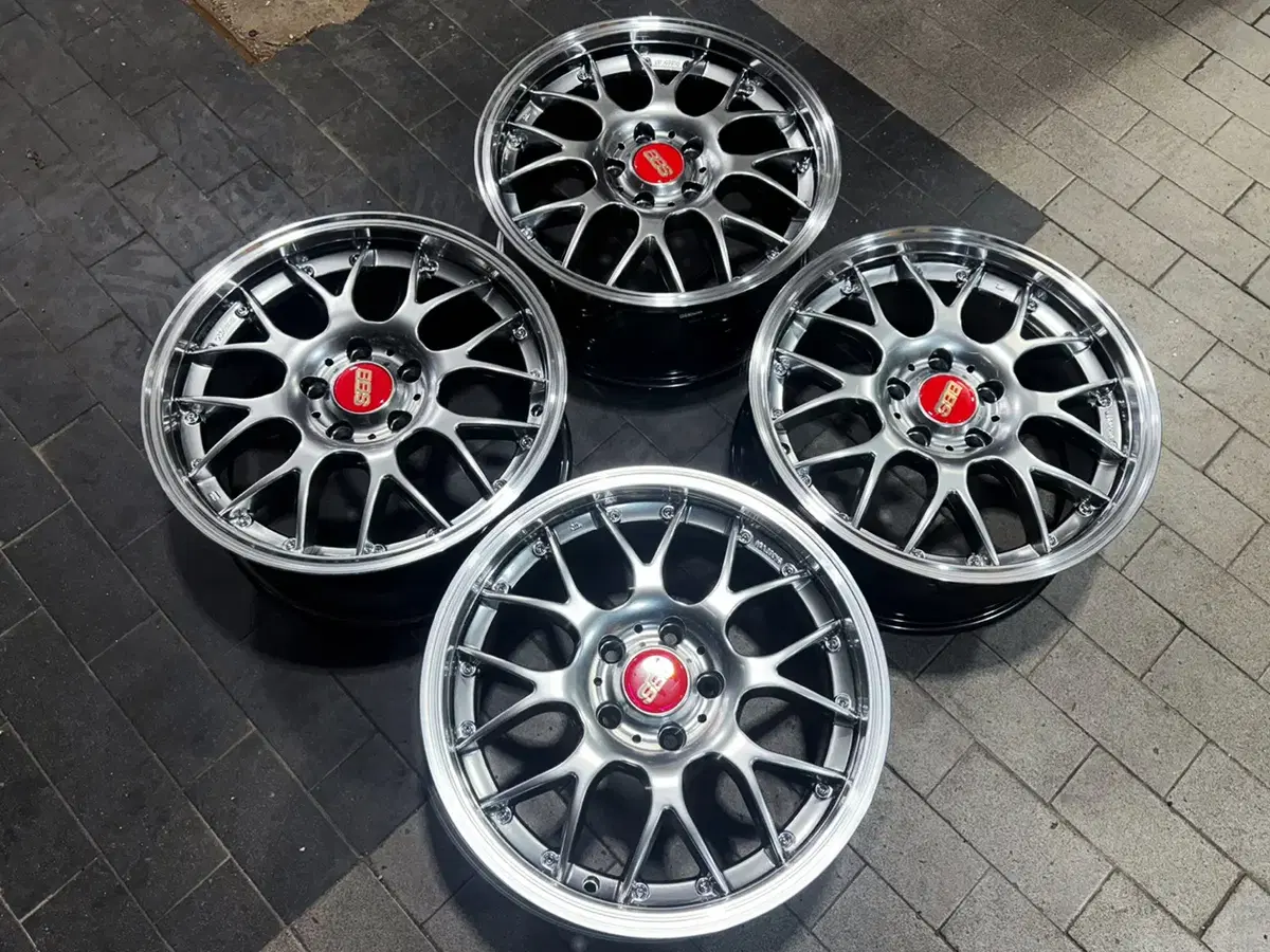 18인치 BBS RSGT.st 하이퍼블랙폴리쉬 신품휠 1대분