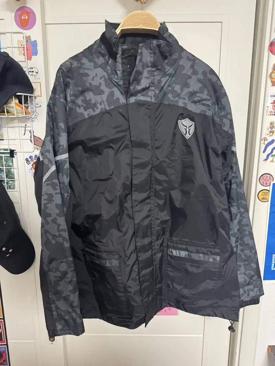 Nanshi Men's Size L Waterproof Jacket Windbreaker