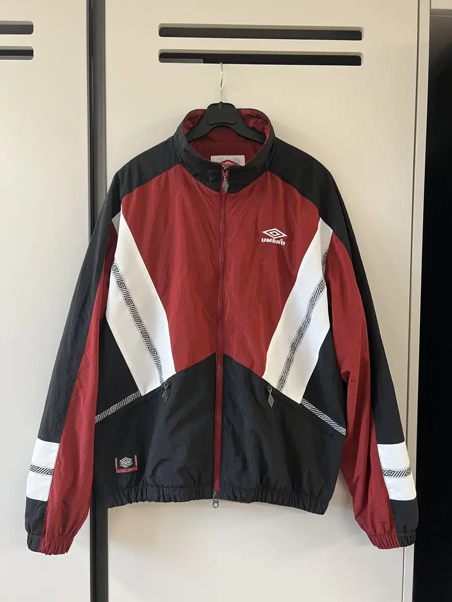 Umbro Nottingham Windbreaker Red 95(m)