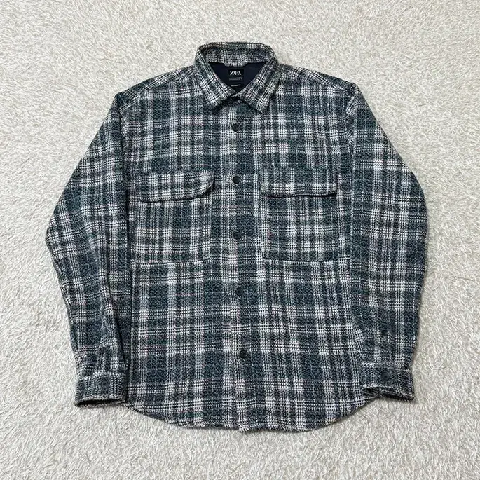 L)ZARA Zara Relaxed fit tweed shirt