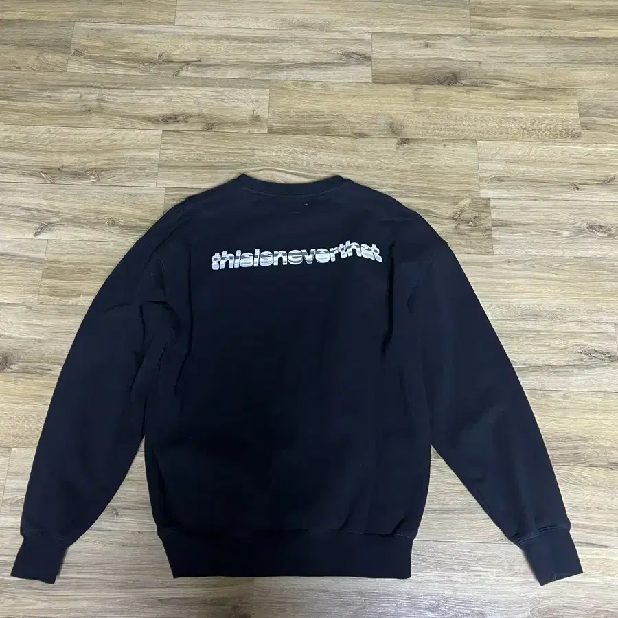 디스이즈네버뎃 3D Logo Crewneck Black