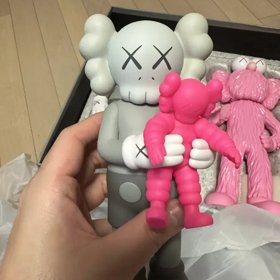 Kaws Family Vinyl Figure Grey Pink