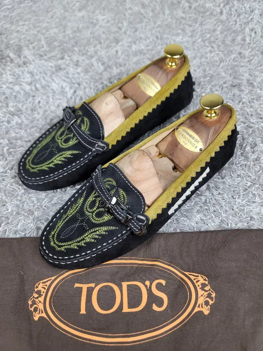 TOD'S 토즈 정품단품EU36.5/ 235스웨이드 드라이빙